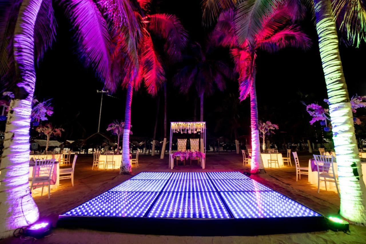 阿卡普尔科帝国酒店 外观 照片 A dance floor with LED lights