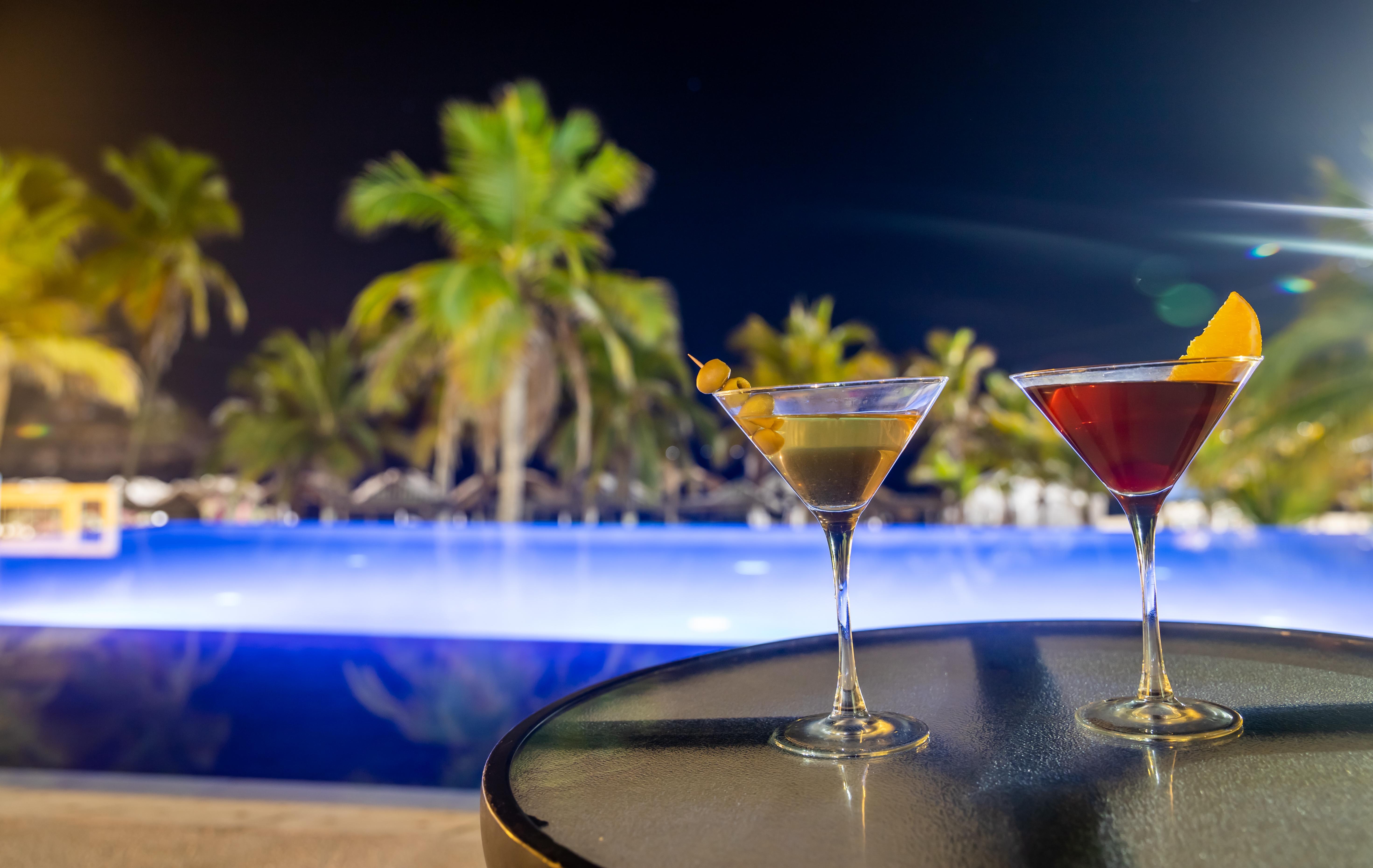 阿卡普尔科帝国酒店 外观 照片 Cocktails at the pool
