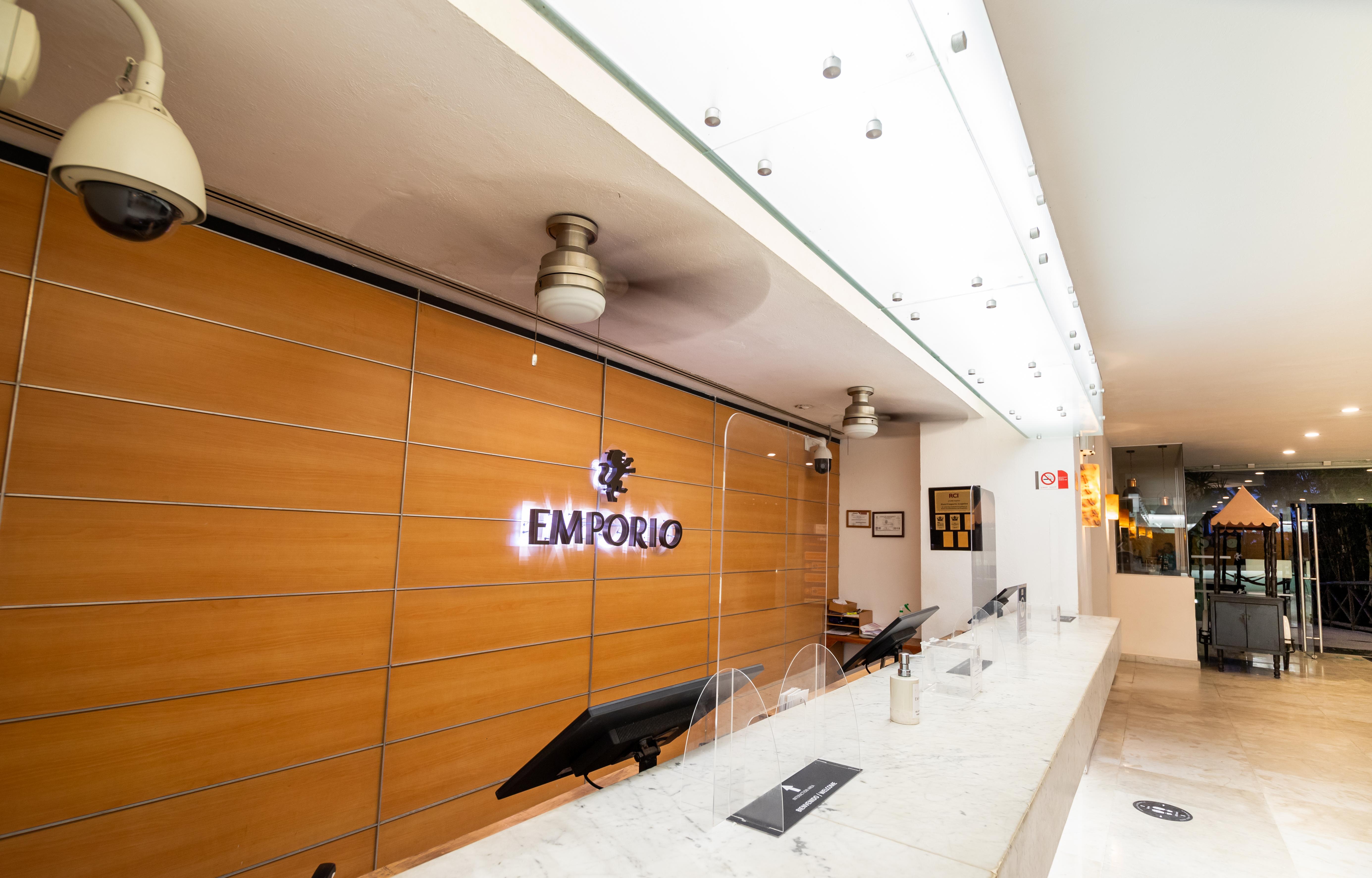 阿卡普尔科帝国酒店 外观 照片 Emporio Armani store in Milan