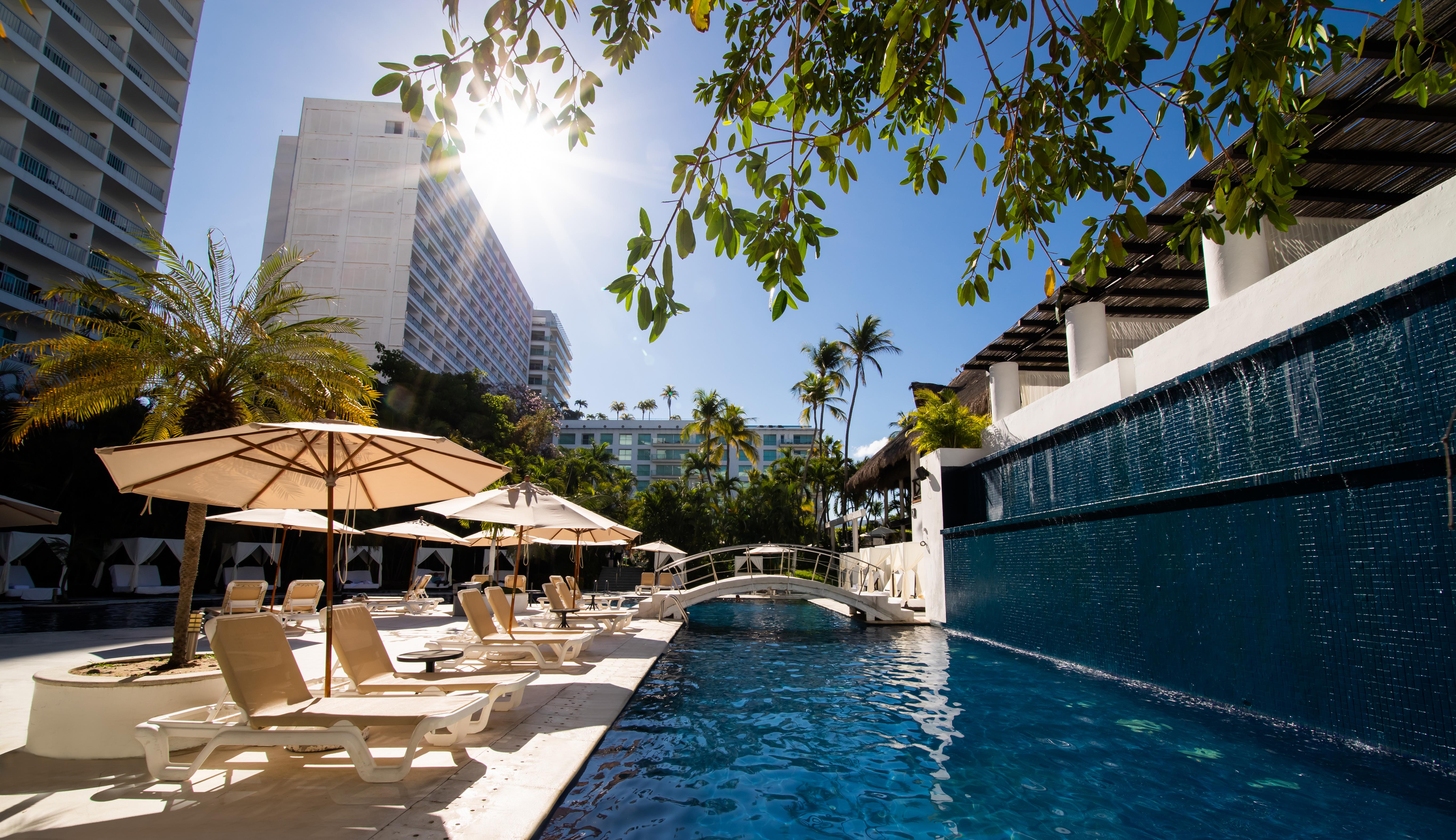 阿卡普尔科帝国酒店 外观 照片 The pool at the Fontainebleau